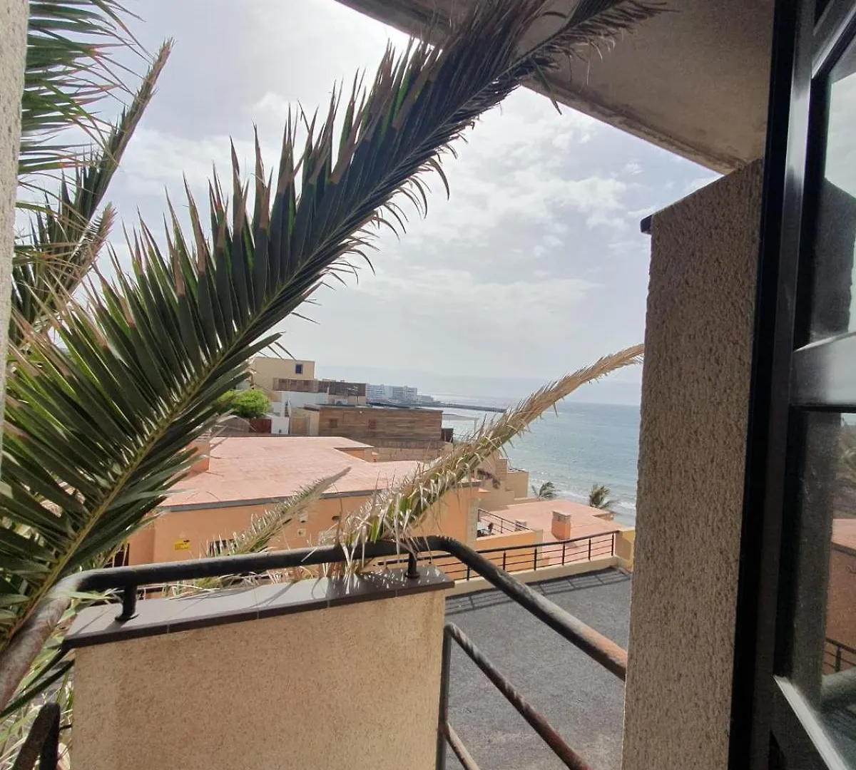 Alquilaencanarias El Medano Spectacular Terrace And Sea Views A Spain